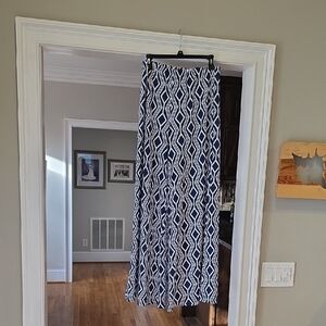 New Directions Navy and White Geometric Pants